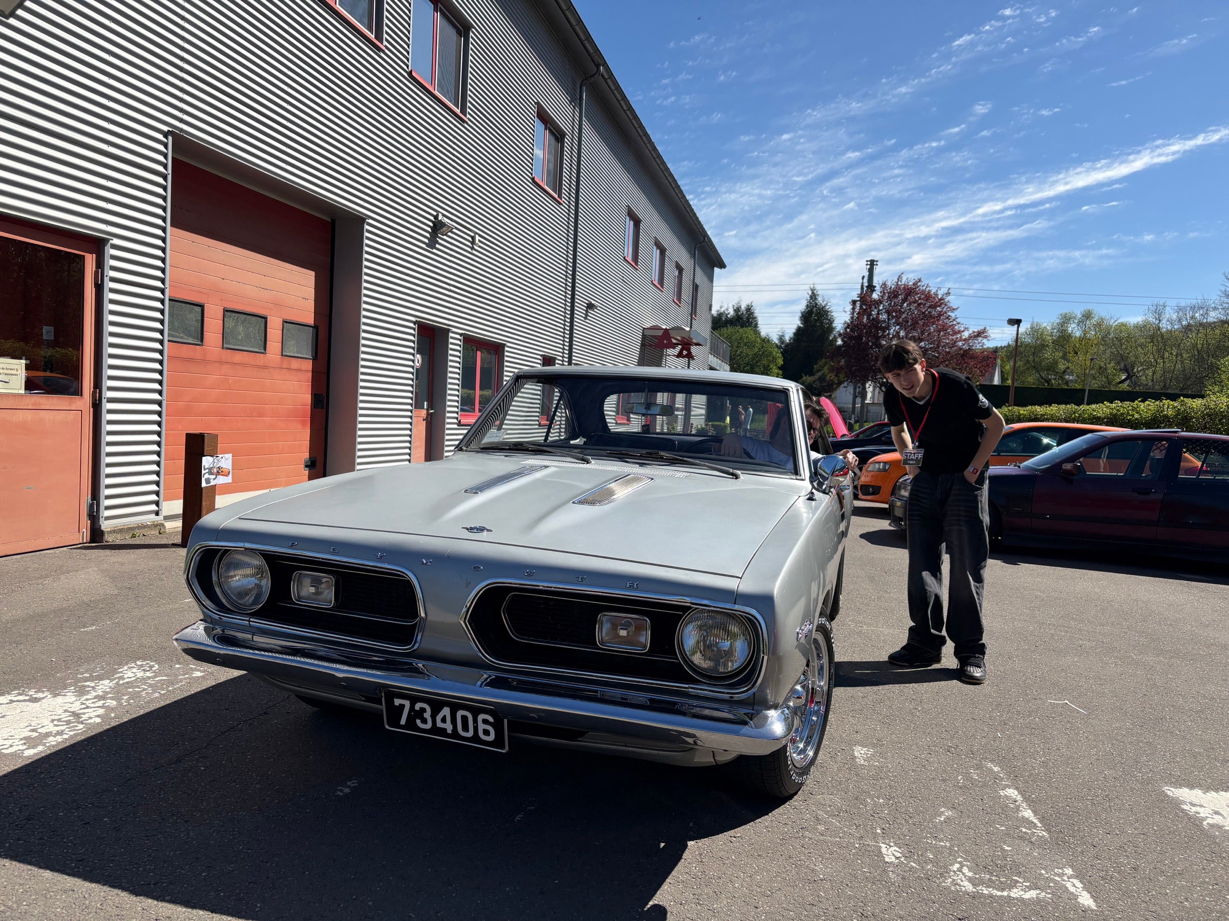 Classic Plymouth arriving at the Nightshift Spring Meet